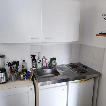 Location * Παρίσι